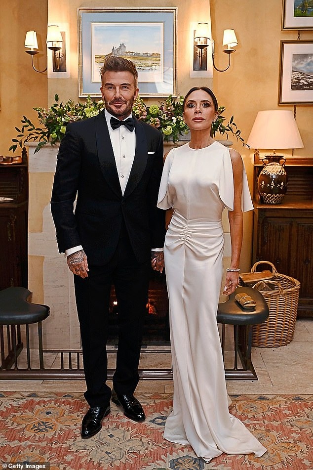 Công khai tin nhắn David Beckham gửi riêng cho gái lạ, lại "ngựa quen đường cũ" tòm tem sau lưng vợ?- Ảnh 3.