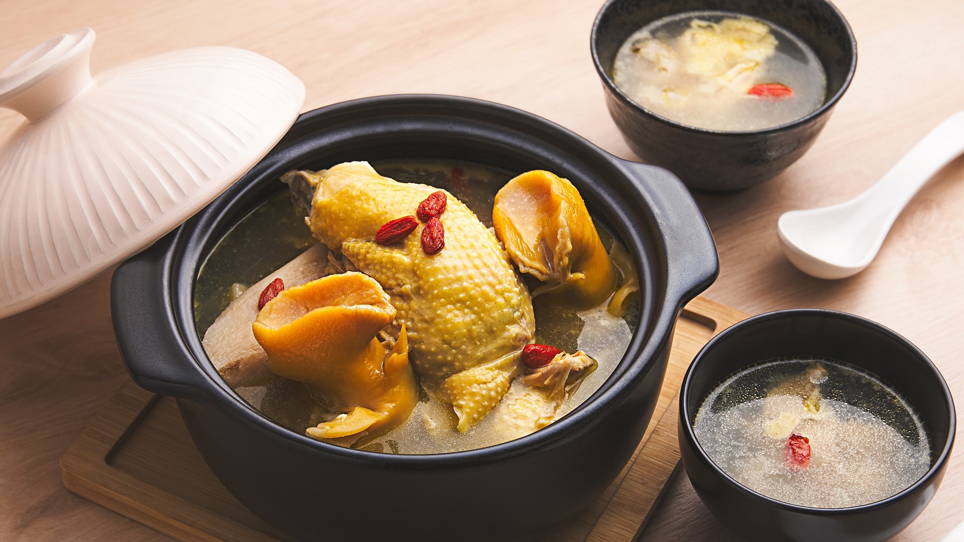 Việt Nam có loại quả được báo Anh ví như "kim cương đỏ": Bổ gan thận, cực tốt cho phái mạnh - Ảnh 4.