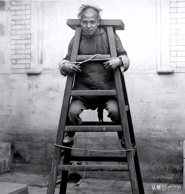 13 bức ảnh hiếm thời nhà Thanh: Đoàn người xếp hàng trong sự kiện Cái Bang nhận đệ tử gây ấn tượng mạnh- Ảnh 9. 13 bức ảnh hiếm thời nhà Thanh: Đoàn người xếp hàng trong sự kiện Cái Bang nhận đệ tử gây ấn tượng mạnh- Ảnh 9.