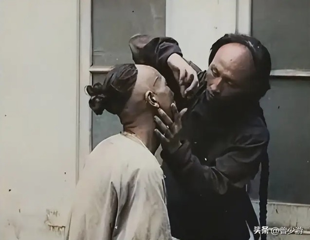 13 bức ảnh hiếm thời nhà Thanh: Đoàn người xếp hàng trong sự kiện Cái Bang nhận đệ tử gây ấn tượng mạnh- Ảnh 7. 13 bức ảnh hiếm thời nhà Thanh: Đoàn người xếp hàng trong sự kiện Cái Bang nhận đệ tử gây ấn tượng mạnh- Ảnh 7.