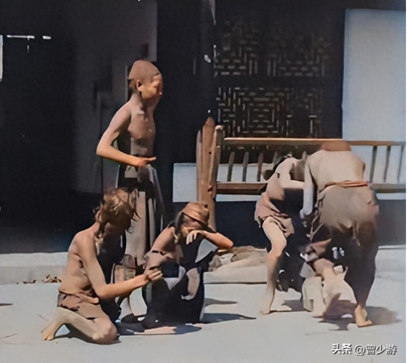 13 bức ảnh hiếm thời nhà Thanh: Đoàn người xếp hàng trong sự kiện Cái Bang nhận đệ tử gây ấn tượng mạnh- Ảnh 2. 13 bức ảnh hiếm thời nhà Thanh: Đoàn người xếp hàng trong sự kiện Cái Bang nhận đệ tử gây ấn tượng mạnh- Ảnh 2.