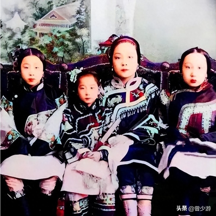 13 bức ảnh hiếm thời nhà Thanh: Đoàn người xếp hàng trong sự kiện Cái Bang nhận đệ tử gây ấn tượng mạnh- Ảnh 11. 13 bức ảnh hiếm thời nhà Thanh: Đoàn người xếp hàng trong sự kiện Cái Bang nhận đệ tử gây ấn tượng mạnh- Ảnh 11.