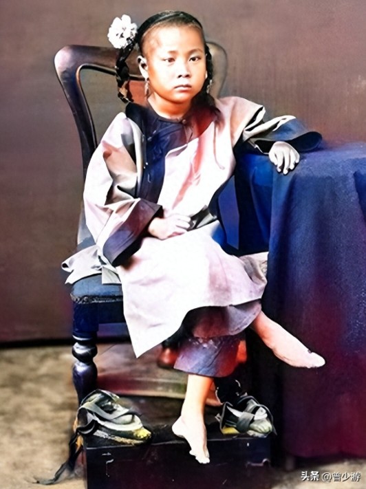 13 bức ảnh hiếm thời nhà Thanh: Đoàn người xếp hàng trong sự kiện Cái Bang nhận đệ tử gây ấn tượng mạnh- Ảnh 13. 13 bức ảnh hiếm thời nhà Thanh: Đoàn người xếp hàng trong sự kiện Cái Bang nhận đệ tử gây ấn tượng mạnh- Ảnh 13.