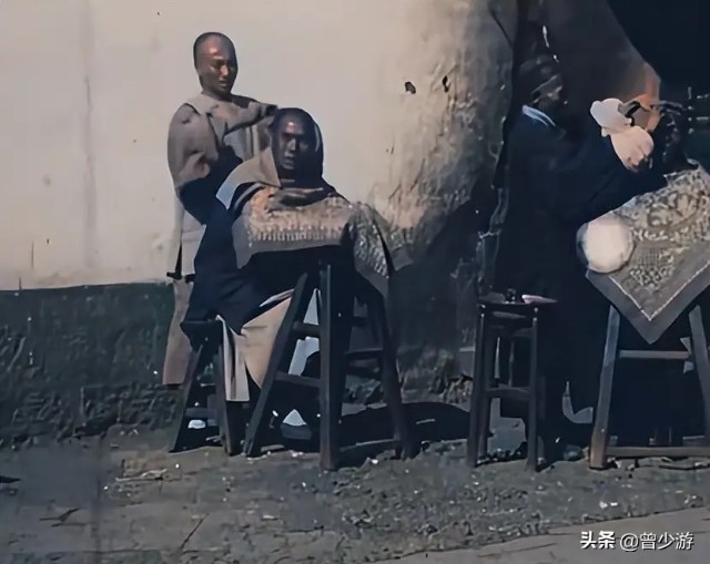 13 bức ảnh hiếm thời nhà Thanh: Đoàn người xếp hàng trong sự kiện Cái Bang nhận đệ tử gây ấn tượng mạnh- Ảnh 6. 13 bức ảnh hiếm thời nhà Thanh: Đoàn người xếp hàng trong sự kiện Cái Bang nhận đệ tử gây ấn tượng mạnh- Ảnh 6.