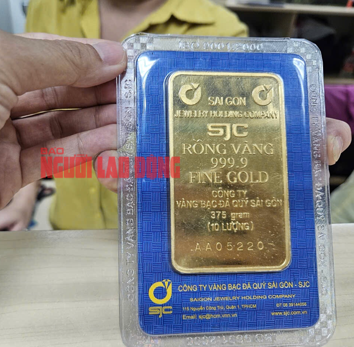 V&igrave; sao gi&aacute; v&agrave;ng miếng SJC bất ngờ lập đỉnh mới? - Ảnh 1.