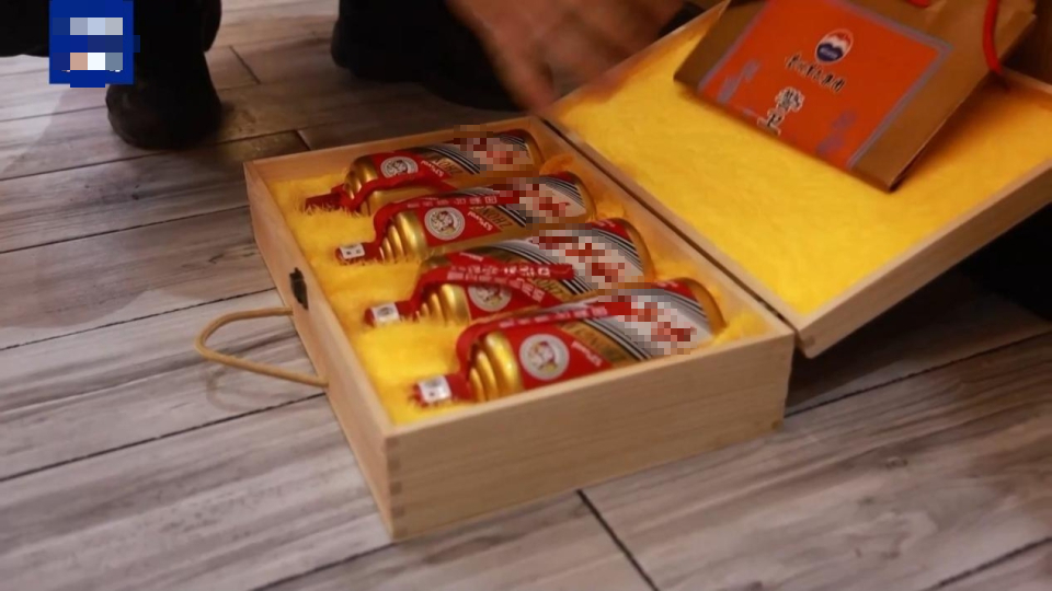Triệt Phá Đường Dây Bán Rượu Giả Độc Hại, Thu Giữ 55 Tấn Bao Bì, Nhãn Mác Nhái: Quy Mô Hơn 549 Tỷ Đồng- Ảnh 1. Triệt Phá Đường Dây Bán Rượu Giả Độc Hại, Thu Giữ 55 Tấn Bao Bì, Nhãn Mác Nhái: Quy Mô Hơn 549 Tỷ Đồng- Ảnh 1.