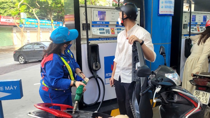 Xăng dầu cùng giảm giá, dầu diesel giảm mạnh nhất hơn 700 đồng/lít - Ảnh 1.