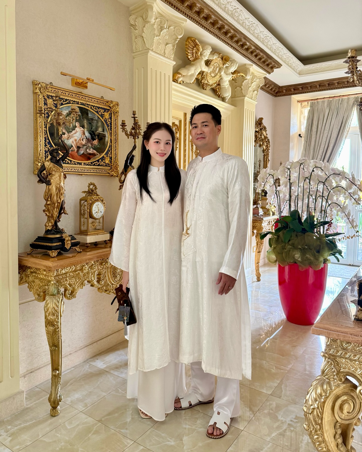 Người đẹp làm dâu gia tộc thượng lưu top đầu Việt Nam: Rút khỏi showbiz trở thành cánh tay phải đắc lực của chồng thiếu gia, ở nhà là mẹ bỉm cực khéo- Ảnh 4. Người đẹp làm dâu gia tộc thượng lưu top đầu Việt Nam: Rút khỏi showbiz trở thành cánh tay phải đắc lực của chồng thiếu gia, ở nhà là mẹ bỉm cực khéo- Ảnh 4.