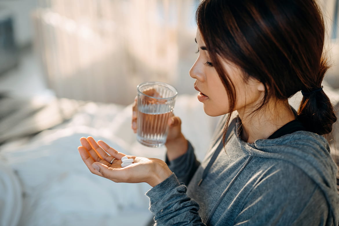 6 loại thuốc hại thận chẳng kém rượu bia nếu dùng sai cách: Toàn loại rất quen với người Việt - Ảnh 2.