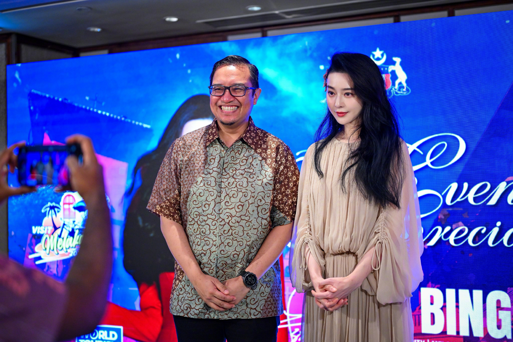 Phạm Băng Băng cũng c&oacute; ng&agrave;y n&agrave;y: Đi b&aacute;n mỹ phẩm ở trung t&acirc;m thương mại, muốn gặp mặt phải chi 8 triệu!- Ảnh 8.