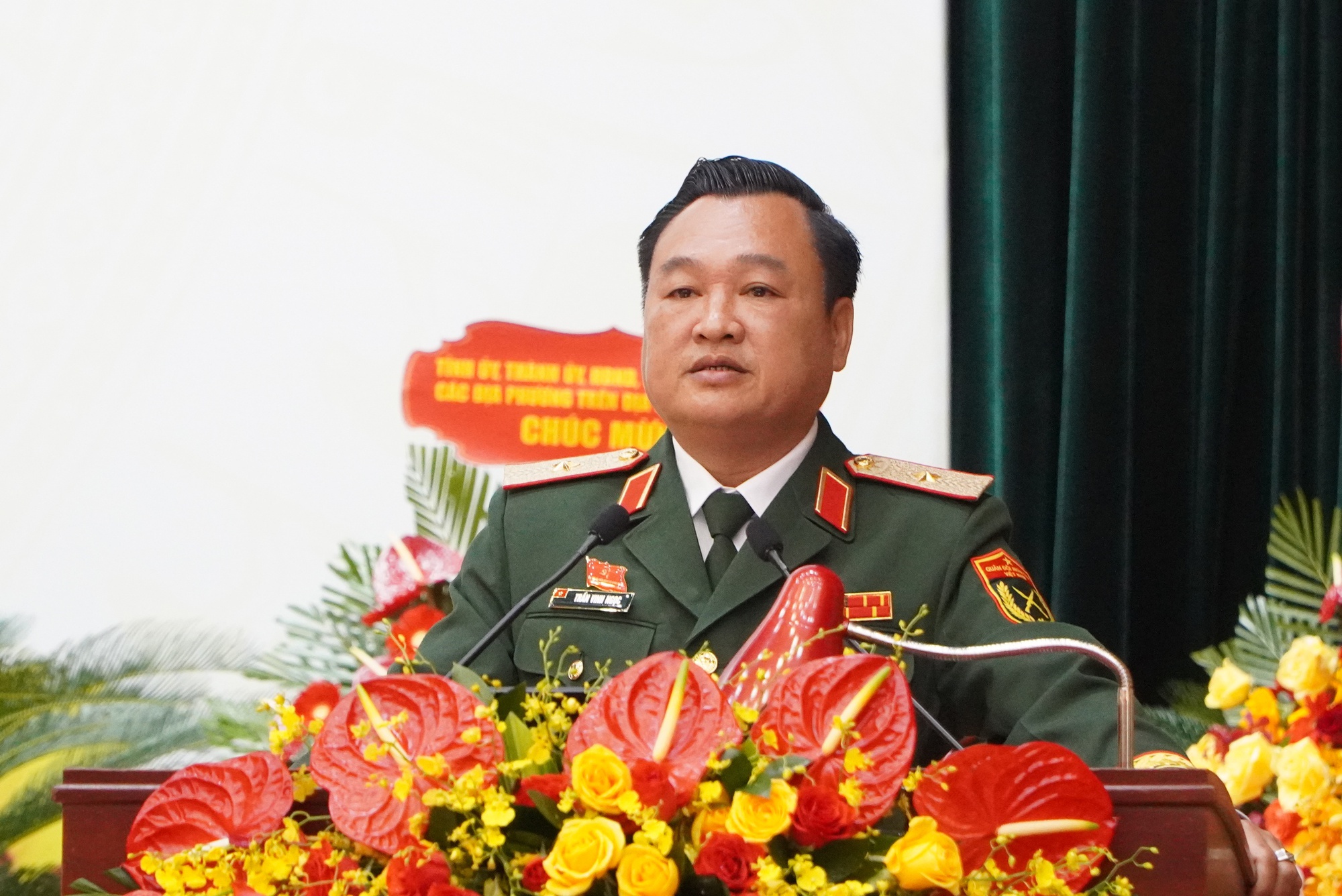 Thiếu tướng Trần Vinh Ngọc được bầu giữ chức Bí thư Đảng ủy Quân khu 7- Ảnh 1. Thiếu tướng Trần Vinh Ngọc được bầu giữ chức Bí thư Đảng ủy Quân khu 7- Ảnh 1.