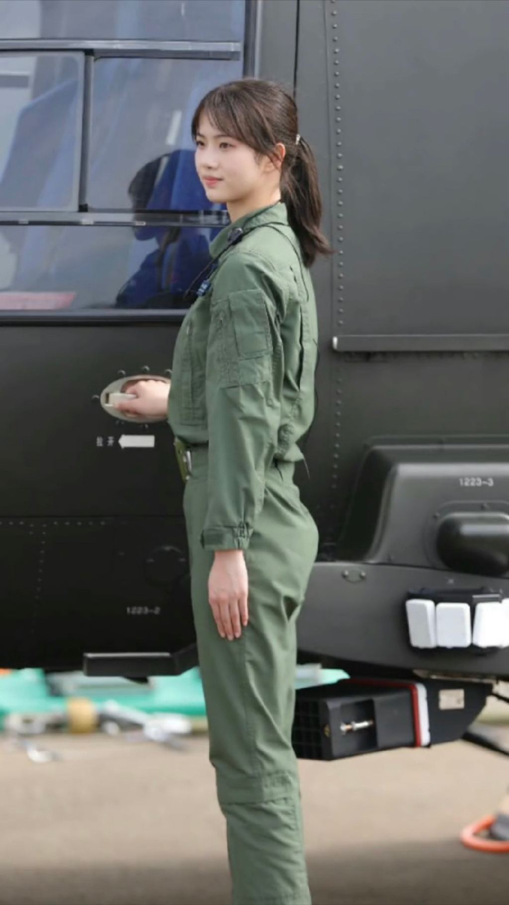 Nữ phi công lái máy bay quân sự đẹp như tiên tử hạ phàm, 1000 năm nữa cũng không ai sánh bằng!- Ảnh 3.