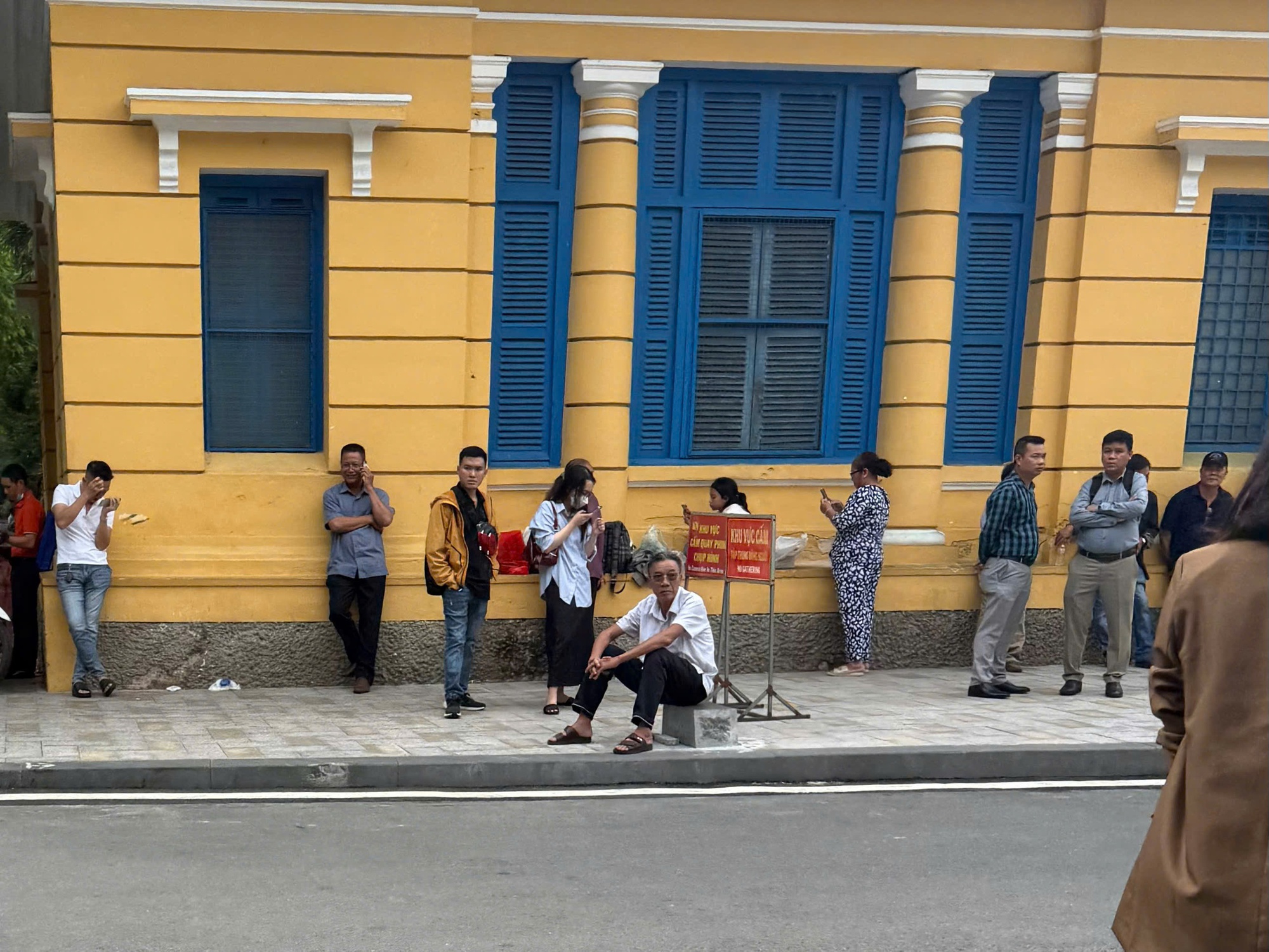 Diễn biến bất ngờ tại phiên xét xử Mái ấm Hoa Hồng ngày 15 - 8 - Ảnh 2. Diễn biến bất ngờ tại phiên xét xử Mái ấm Hoa Hồng ngày 15 - 8 - Ảnh 2.