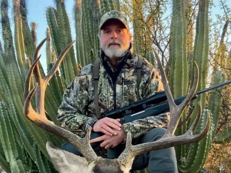 Triệu phú người Mỹ tử vong vì bị chính con trâu rừng mình đang săn húc ngã- Ảnh 1.