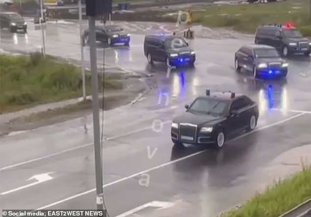 Tổng thống Donald Trump l&ecirc;n đường đến Alaska, chuẩn bị gặp Tổng thống Putin - Ảnh 2.