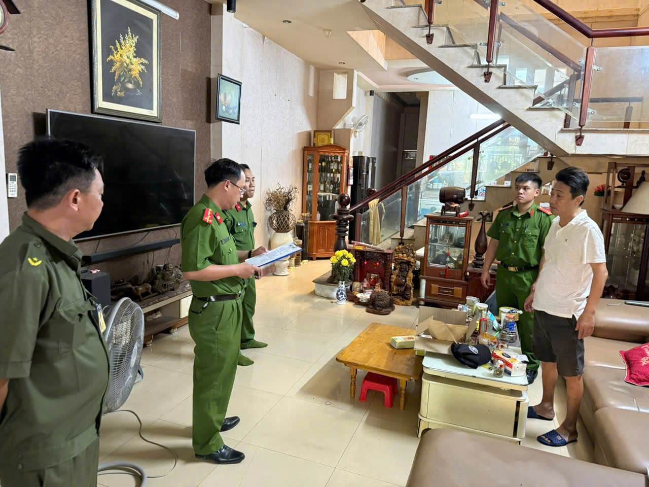 Tuyên án chung thân Nguyễn Hữu Thạnh "Mr Thanh Lawyer" - Ảnh 1.