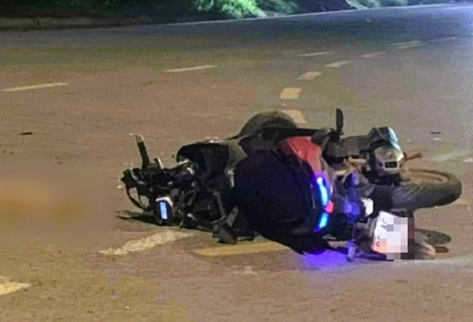 Nữ sinh thương vong trong vụ va chạm xe máy và ô tô tại Ninh Bình - Ảnh 1.