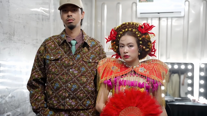 Cuộc sống k&iacute;n tiếng của Ho&agrave;ng Thuỳ Linh ở tuổi 37 - Ảnh 1.