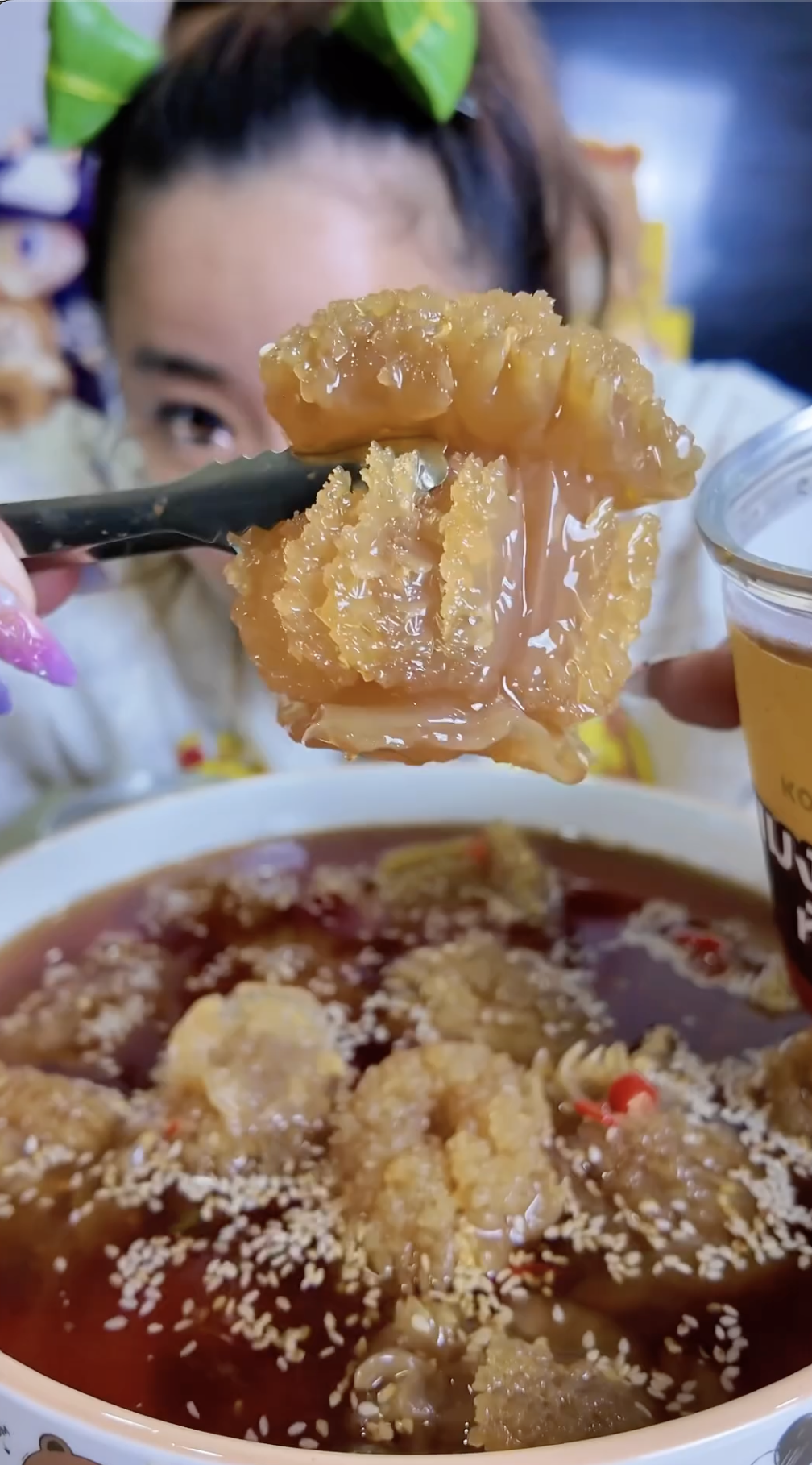 Bỏ Ra 8 Triệu Chỉ Để Ăn Vài Miếng Sứa Đầu Đạn Đang Hot: Vừa Đắt Mà Lại Chả Có Vị Gì Đặc Biệt!- Ảnh 1. Bỏ Ra 8 Triệu Chỉ Để Ăn Vài Miếng Sứa Đầu Đạn Đang Hot: Vừa Đắt Mà Lại Chả Có Vị Gì Đặc Biệt!- Ảnh 1.