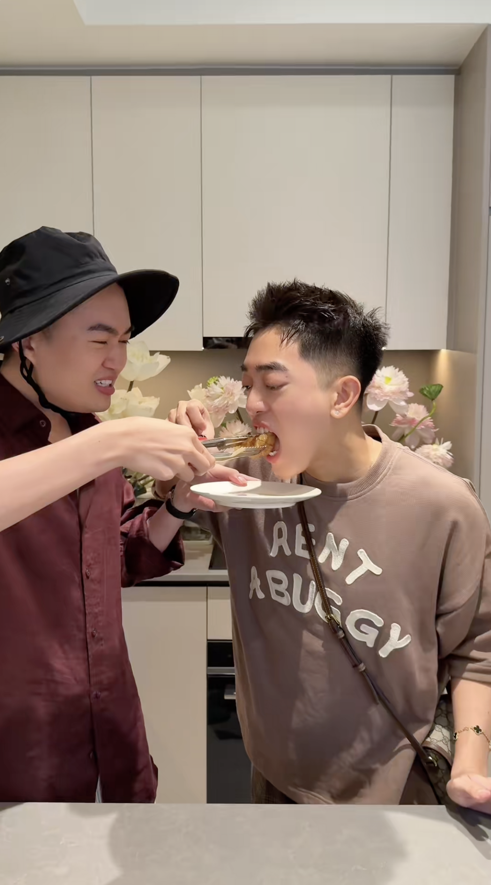 Bỏ Ra 8 Triệu Chỉ Để Ăn Vài Miếng Sứa Đầu Đạn Đang Hot: Vừa Đắt Mà Lại Chả Có Vị Gì Đặc Biệt!- Ảnh 6. Bỏ Ra 8 Triệu Chỉ Để Ăn Vài Miếng Sứa Đầu Đạn Đang Hot: Vừa Đắt Mà Lại Chả Có Vị Gì Đặc Biệt!- Ảnh 6.