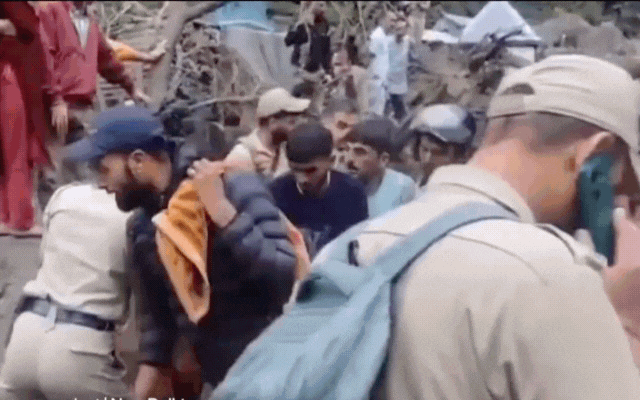 Lũ qu&eacute;t kinh ho&agrave;ng ở Ấn Độ: 56 người chết, 80 người mất t&iacute;ch  - Ảnh 2.