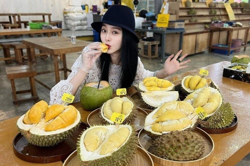 Phạm Băng Băng cũng c&oacute; ng&agrave;y n&agrave;y: Đi b&aacute;n mỹ phẩm ở trung t&acirc;m thương mại, muốn gặp mặt phải chi 8 triệu!- Ảnh 5.