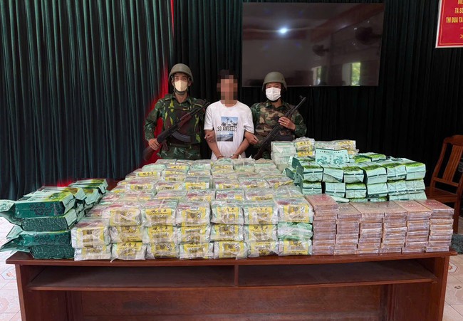 Bắt 2 "ông trùm" đường dây ma túy xuyên quốc gia tại Đà Nẵng, thu gần 300kg- Ảnh 1.