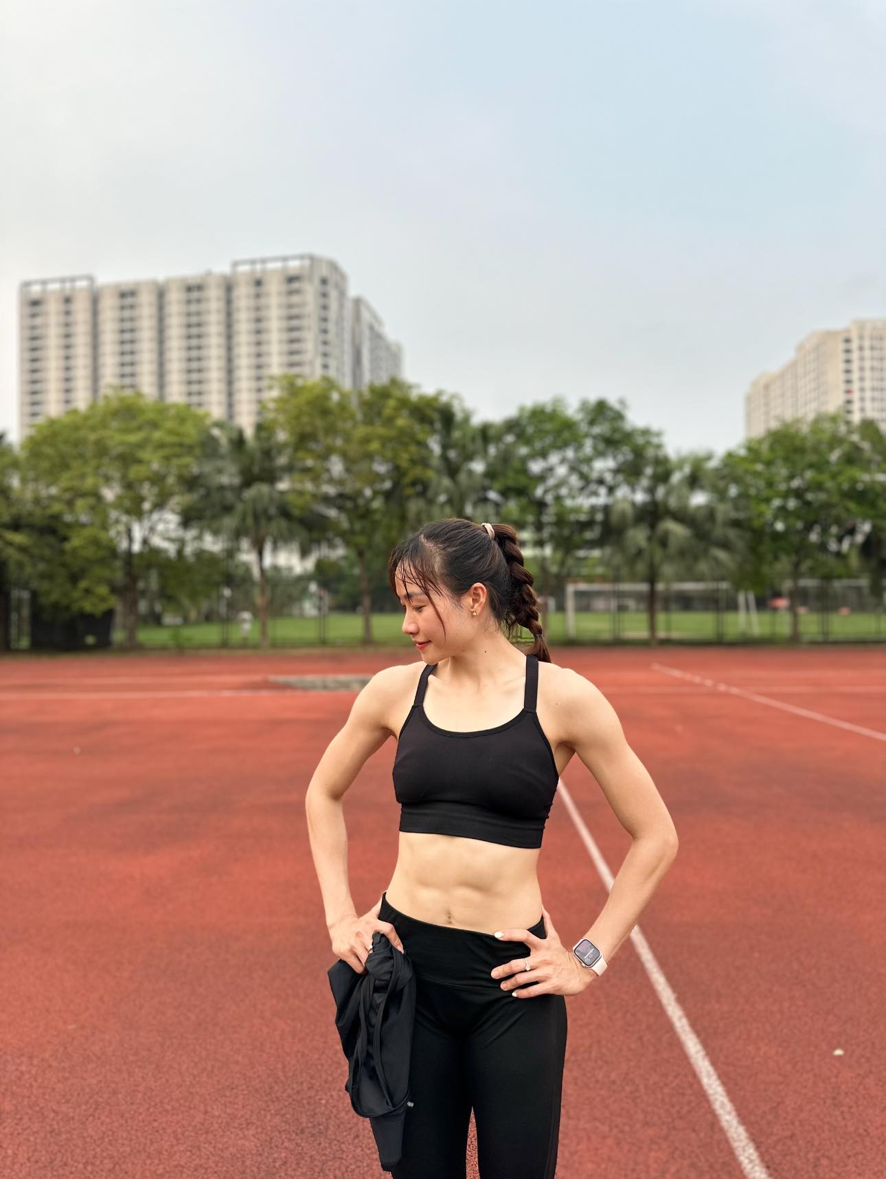 Hot girl điền kinh Huỳnh Thị Mỹ Tiên cơ bụng 6 múi vẫn cực sexy, thi đấu phăng phăng băng rào mới gây trầm trồ- Ảnh 1. Hot girl điền kinh Huỳnh Thị Mỹ Tiên cơ bụng 6 múi vẫn cực sexy, thi đấu phăng phăng băng rào mới gây trầm trồ- Ảnh 1.