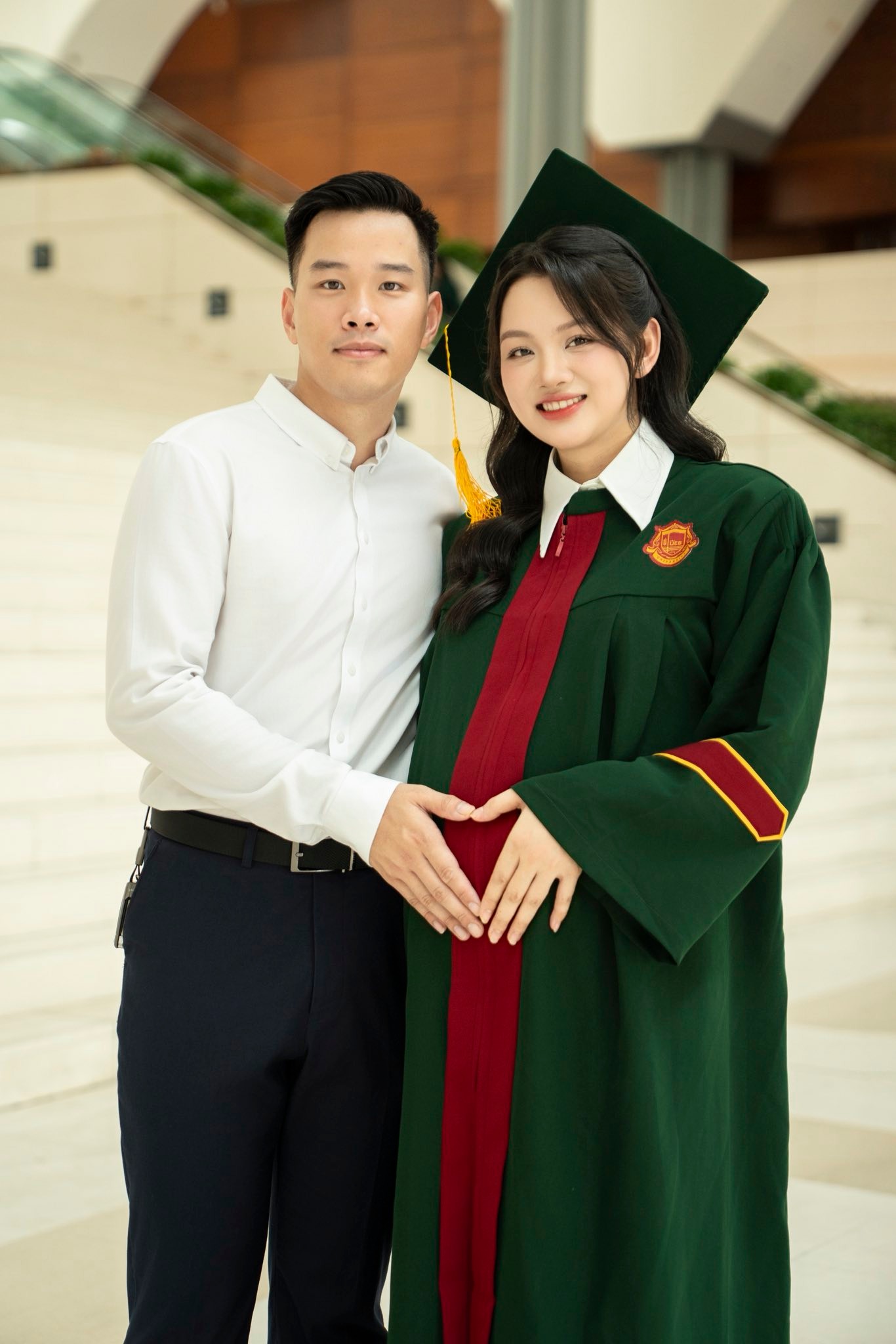 Hoa khôi bóng chuyền Thu Hoài tung bộ ảnh bầu cực xịn bên thầy dạy pickleball, bụng bầu vượt mặt vẫn xinh xuất sắc!- Ảnh 13. Hoa khôi bóng chuyền Thu Hoài tung bộ ảnh bầu cực xịn bên thầy dạy pickleball, bụng bầu vượt mặt vẫn xinh xuất sắc!- Ảnh 13.