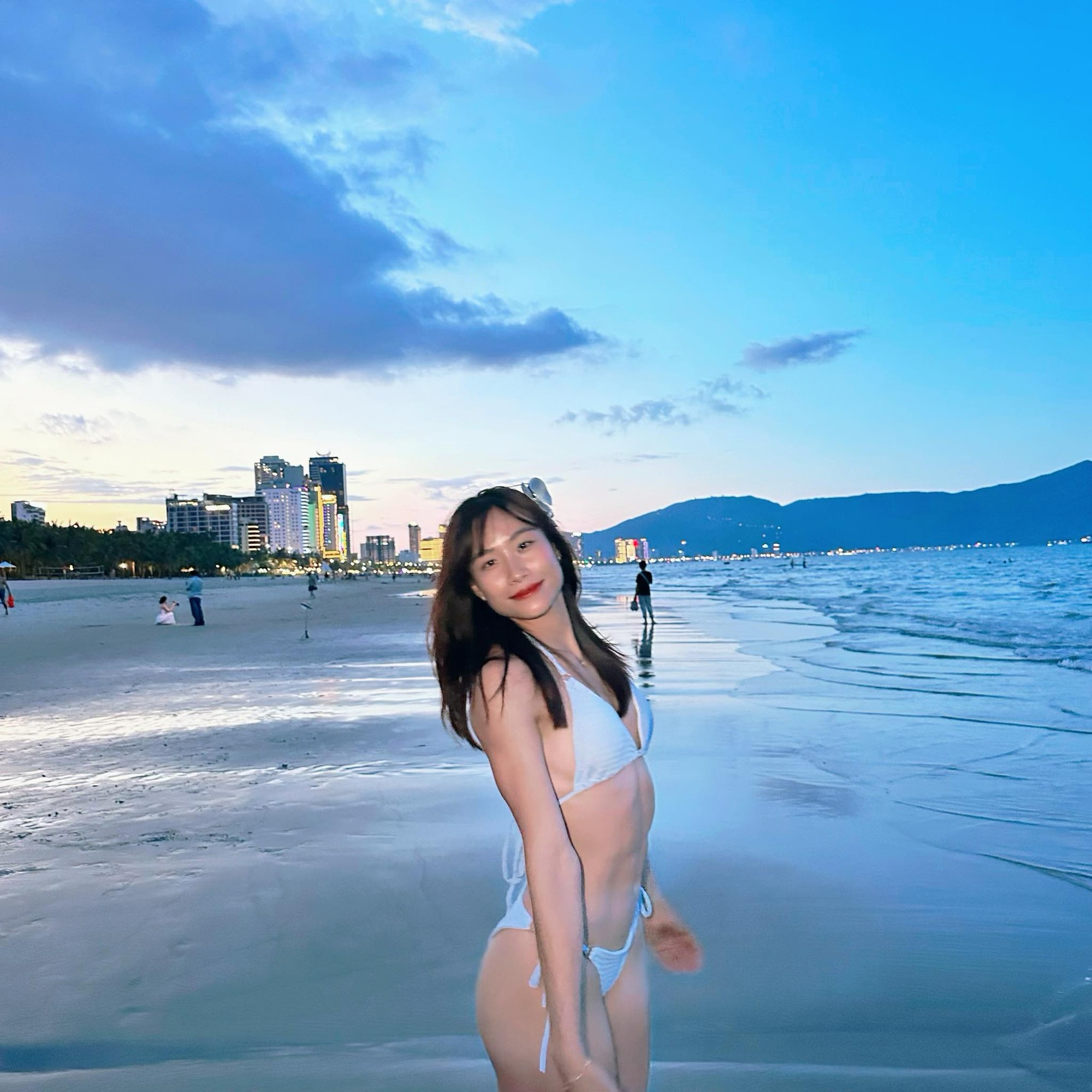 Hot girl điền kinh Huỳnh Thị Mỹ Tiên cơ bụng 6 múi vẫn cực sexy, thi đấu phăng phăng băng rào mới gây trầm trồ- Ảnh 2. Hot girl điền kinh Huỳnh Thị Mỹ Tiên cơ bụng 6 múi vẫn cực sexy, thi đấu phăng phăng băng rào mới gây trầm trồ- Ảnh 2.