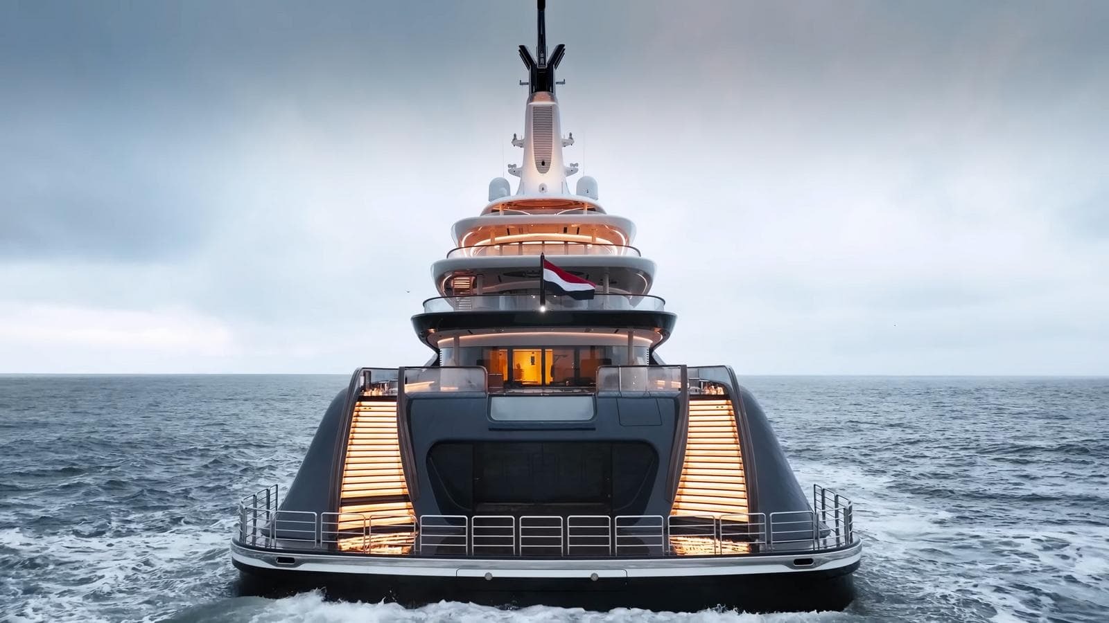 Lần đầu tiên được trang bị công nghệ này - siêu du thuyền 645 triệu USD của Bill Gates có thể chạy 1 tuần không tốn một giọt dầu diesel, được gọi là 'cột mốc mới của ngành hàng hải' - Ảnh 4.