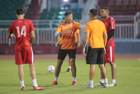 Bóng đá TP HCM tìm lại hào quang - Ảnh 2. Bóng đá TP HCM tìm lại hào quang - Ảnh 2.