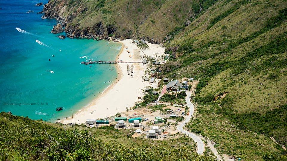 Không phải Đà Nẵng, Nha Trang, đây là bãi biển được du khách nhận xét: Ít ở đâu biển đẹp mà sạch thế này! - Ảnh 3.