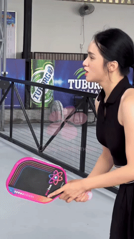 Bắt gặp Hương Giang và Phú Cường tình bể bình trên sân pickleball, hoá ra bí quyết giữ dáng là tập luyện thế này- Ảnh 2. Bắt gặp Hương Giang và Phú Cường tình bể bình trên sân pickleball, hoá ra bí quyết giữ dáng là tập luyện thế này- Ảnh 2.