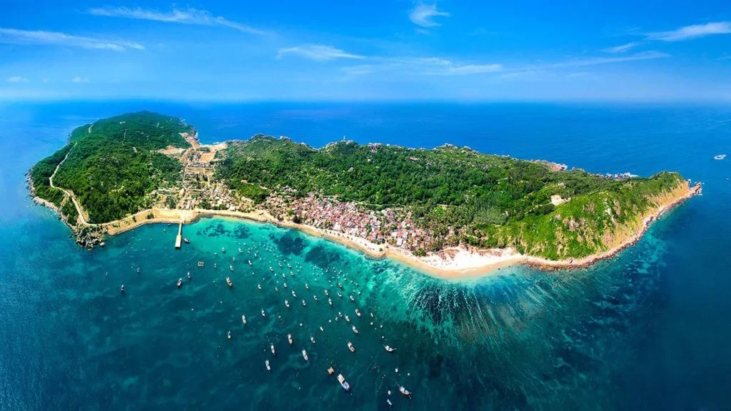 Không phải Đà Nẵng, Nha Trang, đây là bãi biển được du khách nhận xét: Ít ở đâu biển đẹp mà sạch thế này! - Ảnh 7.