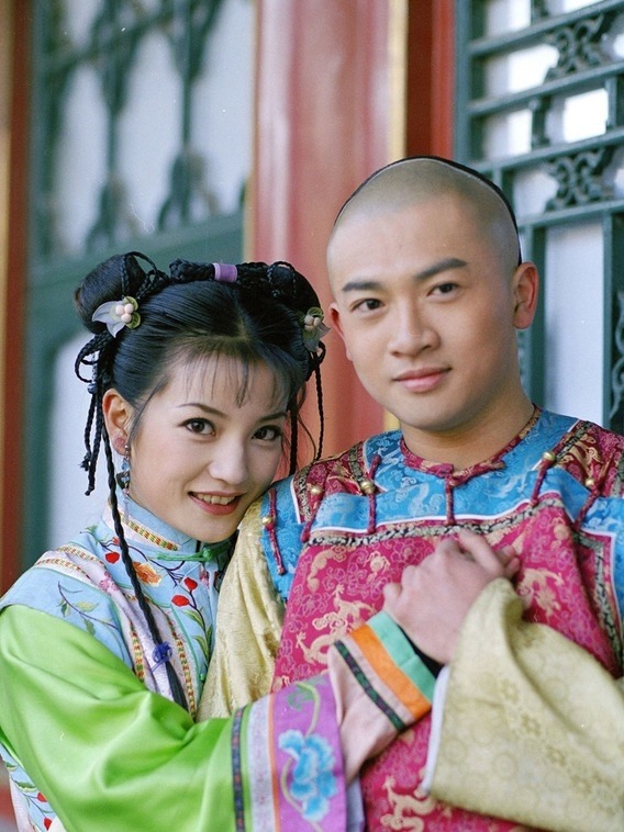 Ngũ A Ca là người "giả dối" nhất Hoàn Châu Cách Cách - Ảnh 2. Ngũ A Ca là người "giả dối" nhất Hoàn Châu Cách Cách - Ảnh 2.