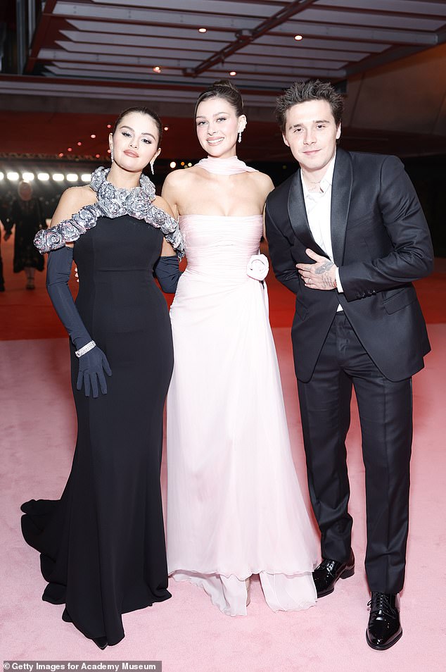 The truth about the rumor of "stopping playing" between the eldest Beckham couple and Selena Gomez - Photo 5.