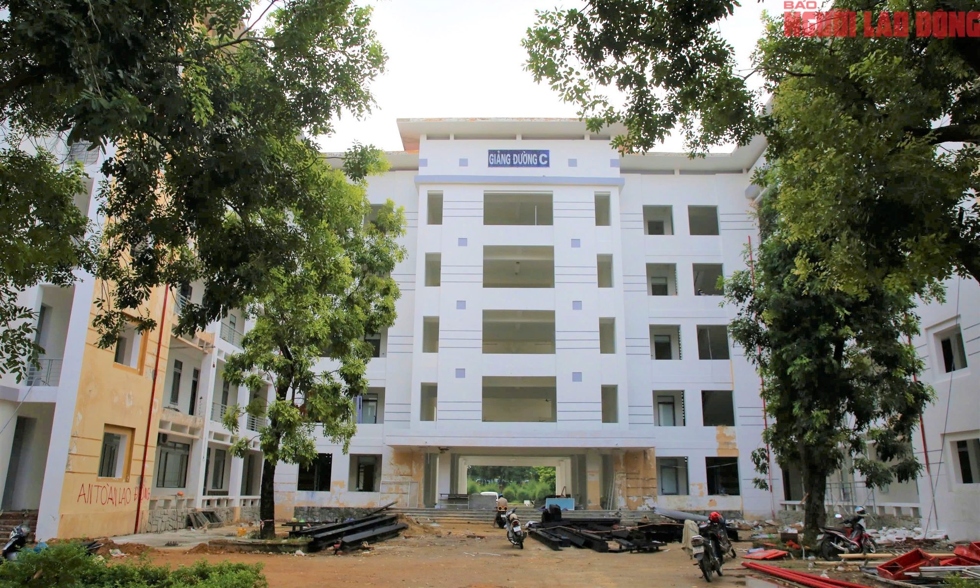 Nhà công vụ Quảng Trị khang trang sắp hoàn thành , đáp ứng nhu cầu lưu trú cho cán bộ - Ảnh 2. Nhà công vụ Quảng Trị khang trang sắp hoàn thành , đáp ứng nhu cầu lưu trú cho cán bộ - Ảnh 2.