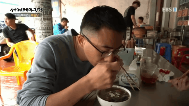 Không phải bún thang, món ăn chưa tới 50.000 đồng/bát này mới là hương vị Việt lọt top ngon nhất thế giới - Ảnh 4.