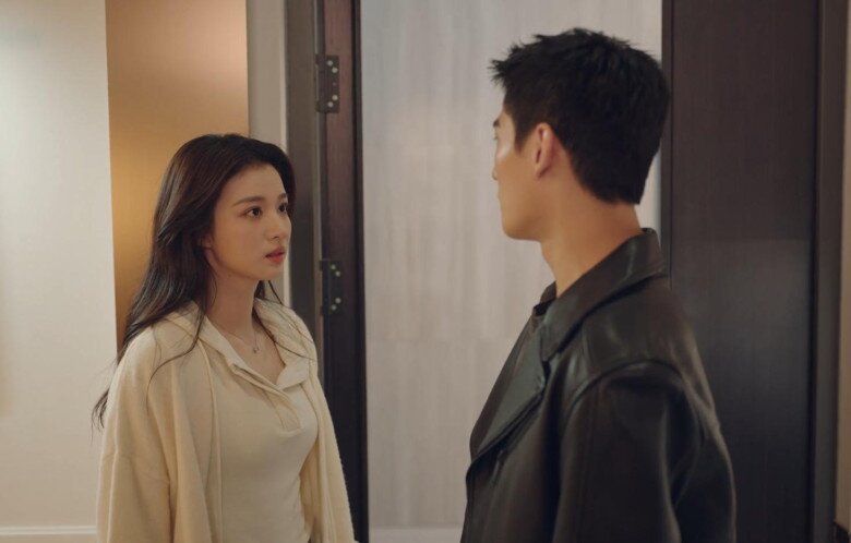 Anh rể cho tôi một chiếc phong bì "mừng sinh nhật", nhưng khi mở ra tôi chỉ muốn rời khỏi nhà ngay lập tức - Ảnh 1.