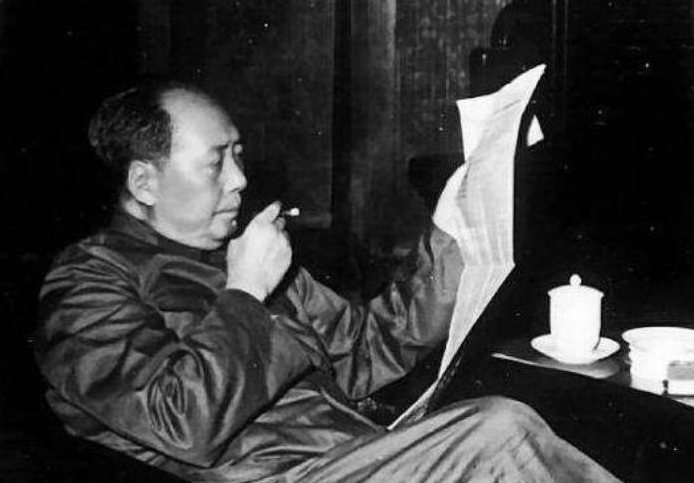 Tưởng Giới Thạch bất ngờ nhận ra sự đáng gờm của Mao Trạch Đông từ điếu thuốc - Ảnh 1.