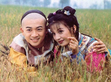 Ngũ A Ca là người "giả dối" nhất Hoàn Châu Cách Cách - Ảnh 1. Ngũ A Ca là người "giả dối" nhất Hoàn Châu Cách Cách - Ảnh 1.
