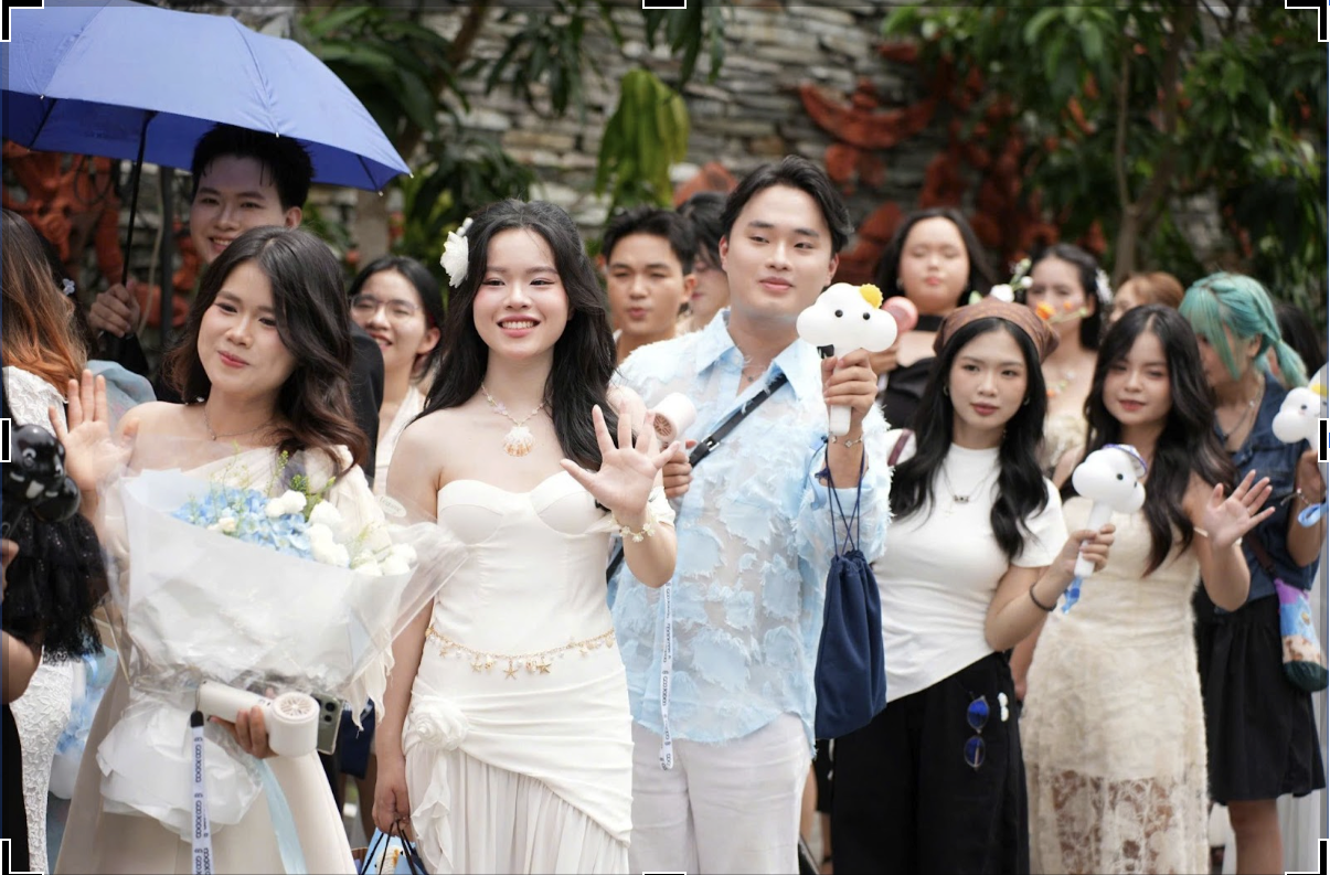 Khoảnh khắc hội ngộ bất ngờ với Sơn Tùng M - TP tại Đà Nẵng đầy cảm xúc - Ảnh 2.