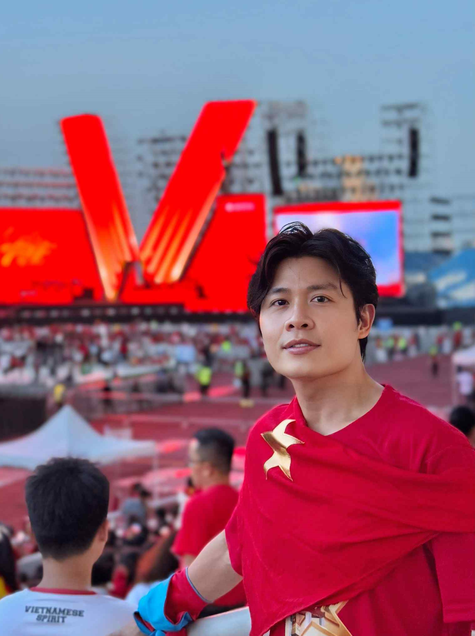 Nguyễn Văn Chung: “Tôi không viết những bài hát về quê hương đất nước với mong muốn top trending” - Ảnh 4. Nguyễn Văn Chung: “Tôi không viết những bài hát về quê hương đất nước với mong muốn top trending” - Ảnh 4.