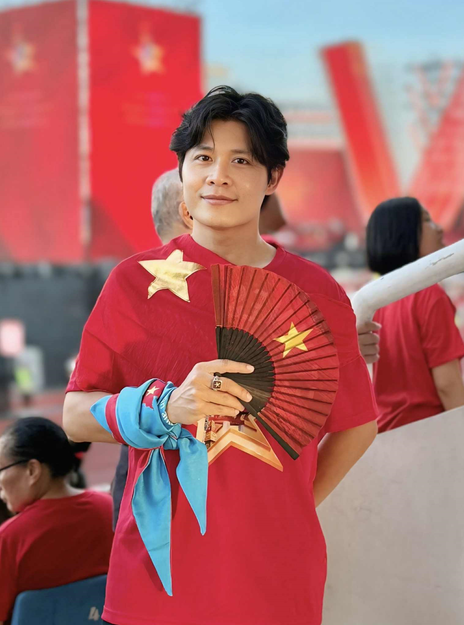 Nguyễn Văn Chung: “Tôi không viết những bài hát về quê hương đất nước với mong muốn top trending” - Ảnh 2. Nguyễn Văn Chung: “Tôi không viết những bài hát về quê hương đất nước với mong muốn top trending” - Ảnh 2.