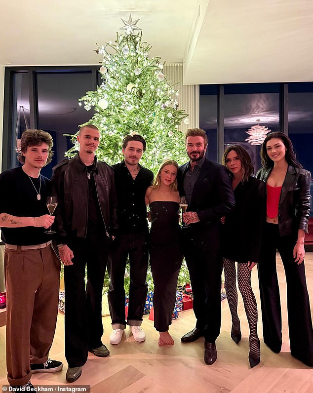 The truth about the rumor of "stopping playing" between the Beckham family's eldest child and Selena Gomez - Photo 3.
