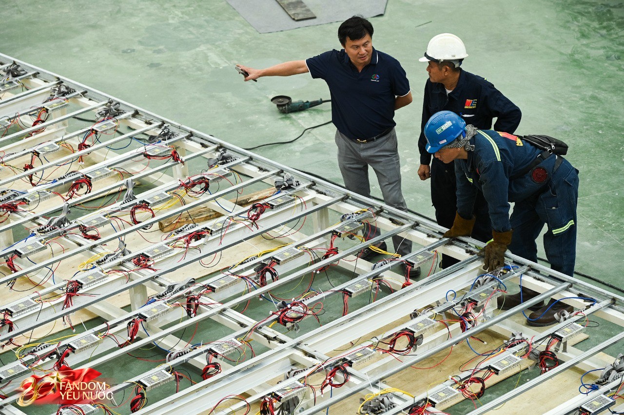 “Mục sở thị” nơi diễn ra triển lãm đặc biệt mừng Quốc khánh: Không gian hoành tráng nhất Việt Nam đang tất bật hoàn thiện trước giờ G- Ảnh 8.