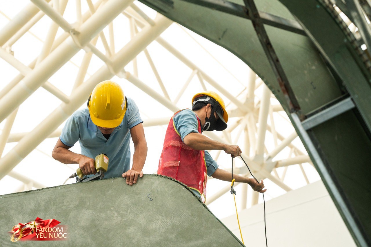 “Mục sở thị” nơi diễn ra triển lãm đặc biệt mừng Quốc khánh: Không gian hoành tráng nhất Việt Nam đang tất bật hoàn thiện trước giờ G- Ảnh 10.
