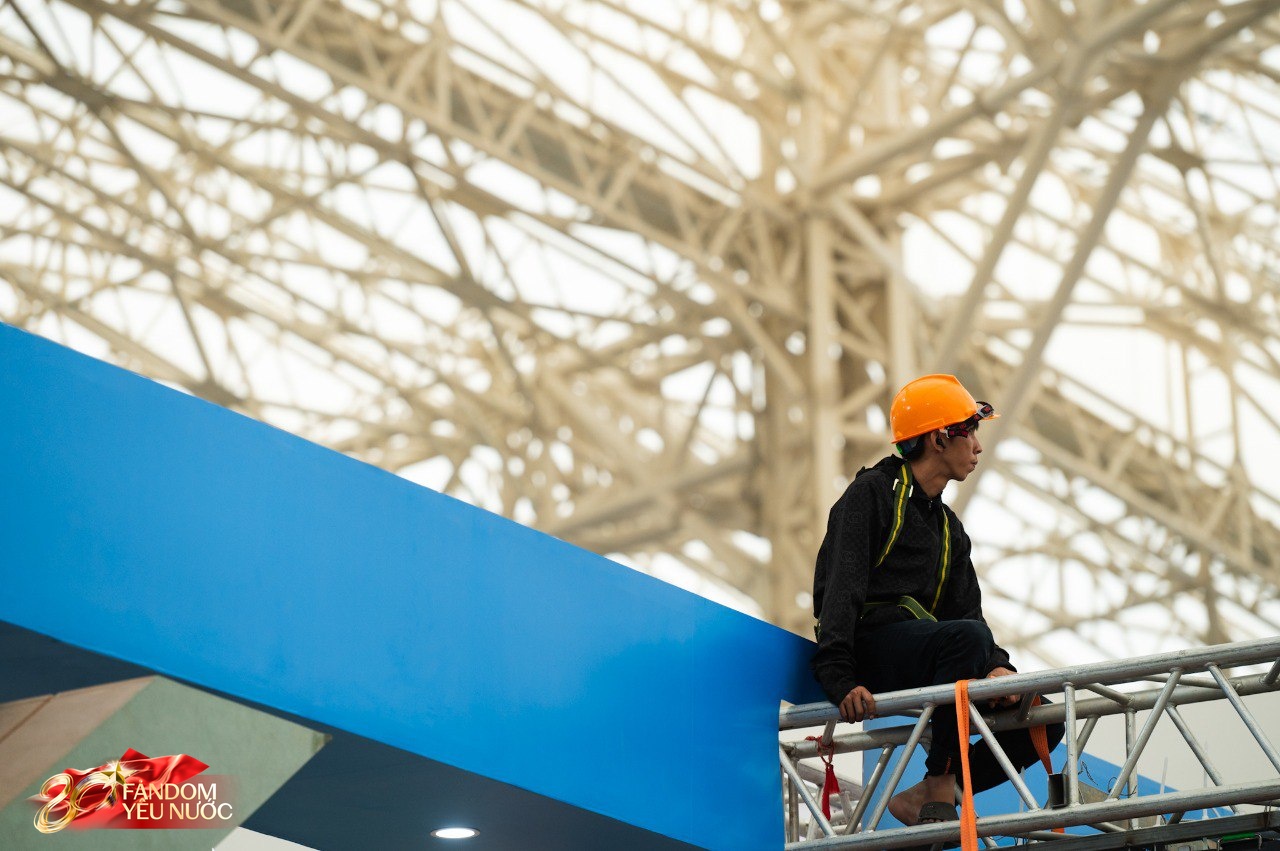 “Mục sở thị” nơi diễn ra triển lãm đặc biệt mừng Quốc khánh: Không gian hoành tráng nhất Việt Nam đang tất bật hoàn thiện trước giờ G- Ảnh 9.