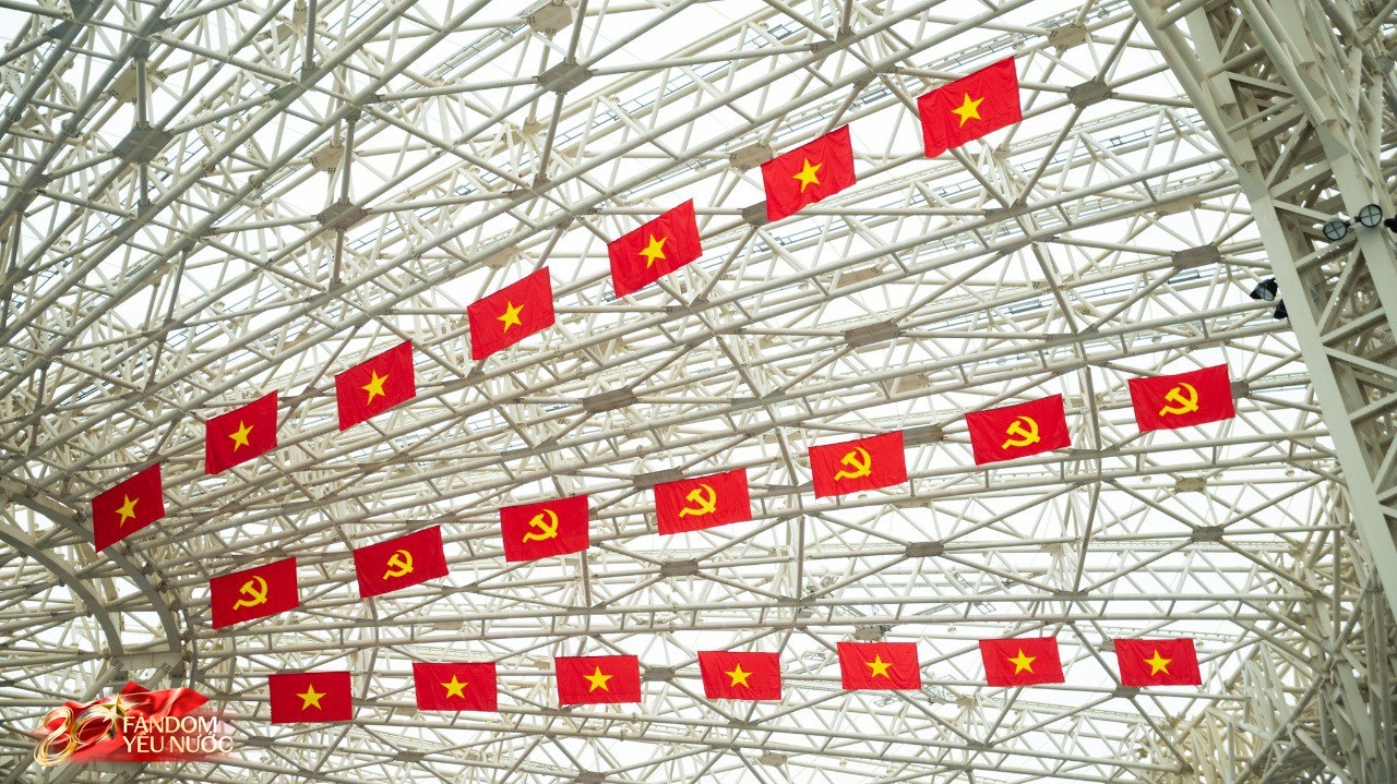 “Mục sở thị” nơi diễn ra triển lãm đặc biệt mừng Quốc khánh: Không gian hoành tráng nhất Việt Nam đang tất bật hoàn thiện trước giờ G- Ảnh 4.